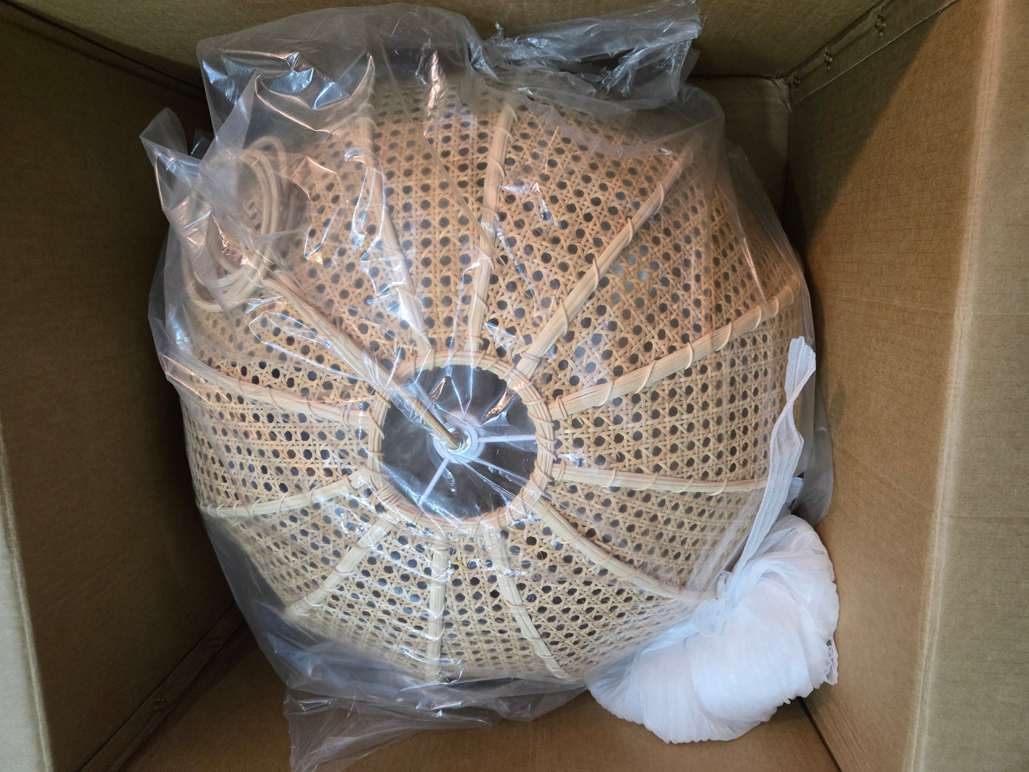 Arturesthome Rattan Woven Pendant Light, Hand-Woven Flower Shaped Ceiling Chandelier, Handmade Hanging Lamp Shade for Dining Room Bar Cafe Rustic Decor D 23.6″*12.59″