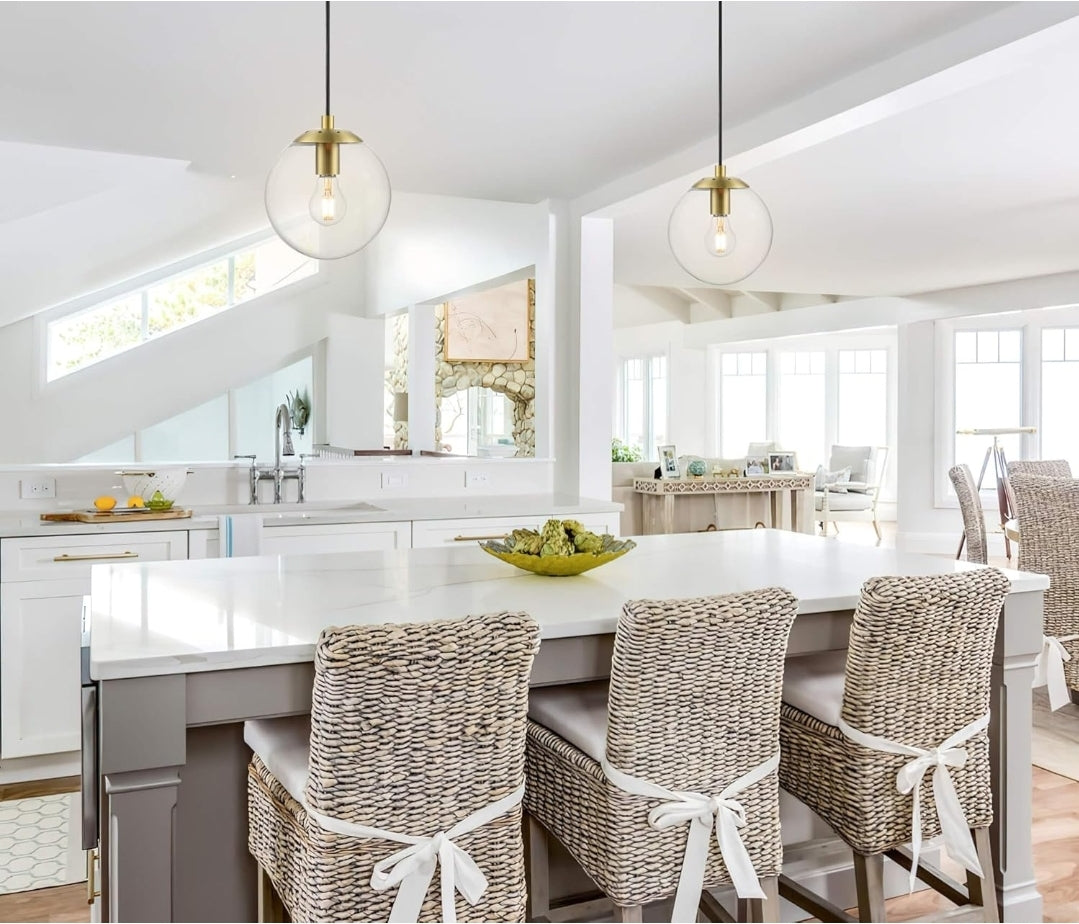 XiNBEi Lighting Globe Pendant Light, Modern Brass Kitchen Island Pendant Lighting with Clear Glass